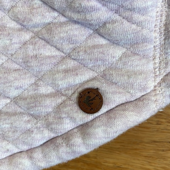 Orvis quilted pullover. Light lavender size Sm. Long sleeved. - Picture 3 of 9